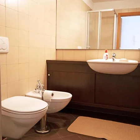 Aurturist Roulette Apartment
